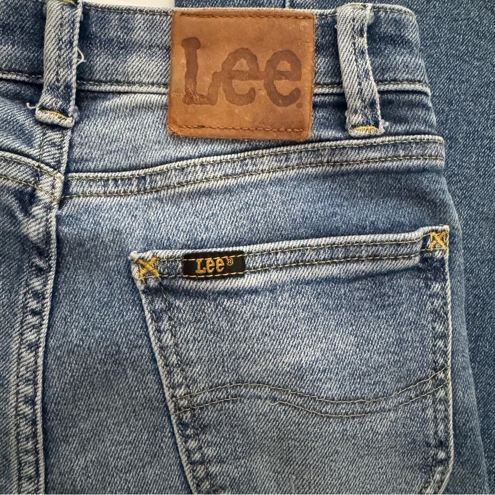 Lee Vintage Modern High Rise Flare Distressed Jeans Size 26 - Picture 6 of 9